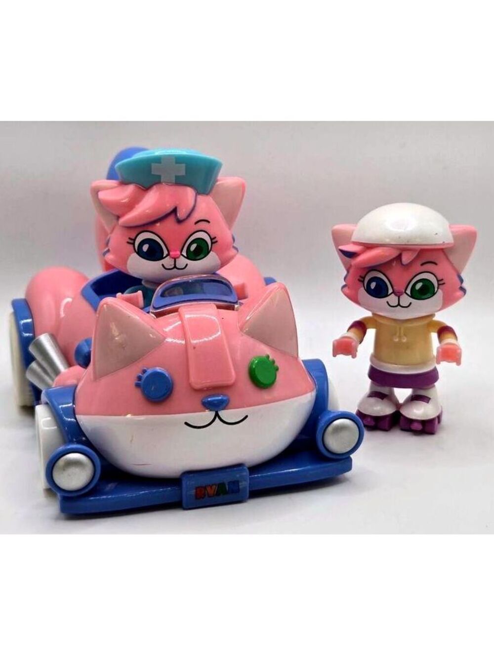 Ryan's World Bonkers Toy Co. Alpha Lexa Cat Mobile Car